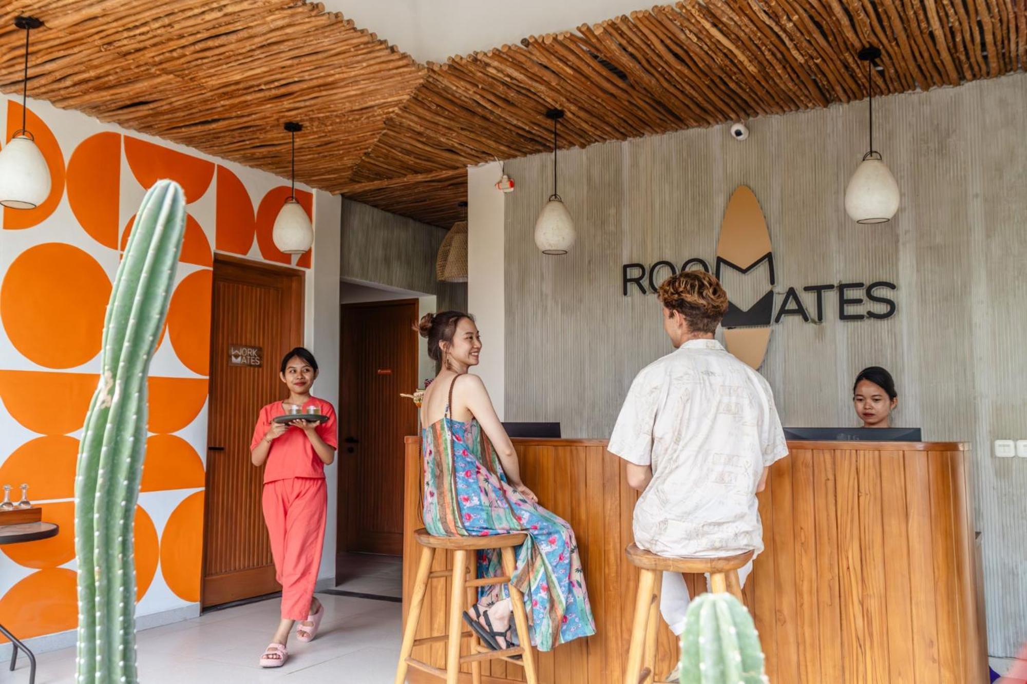 Roomates Surf Camp Canggu By Ini Vie Hospitality المظهر الخارجي الصورة