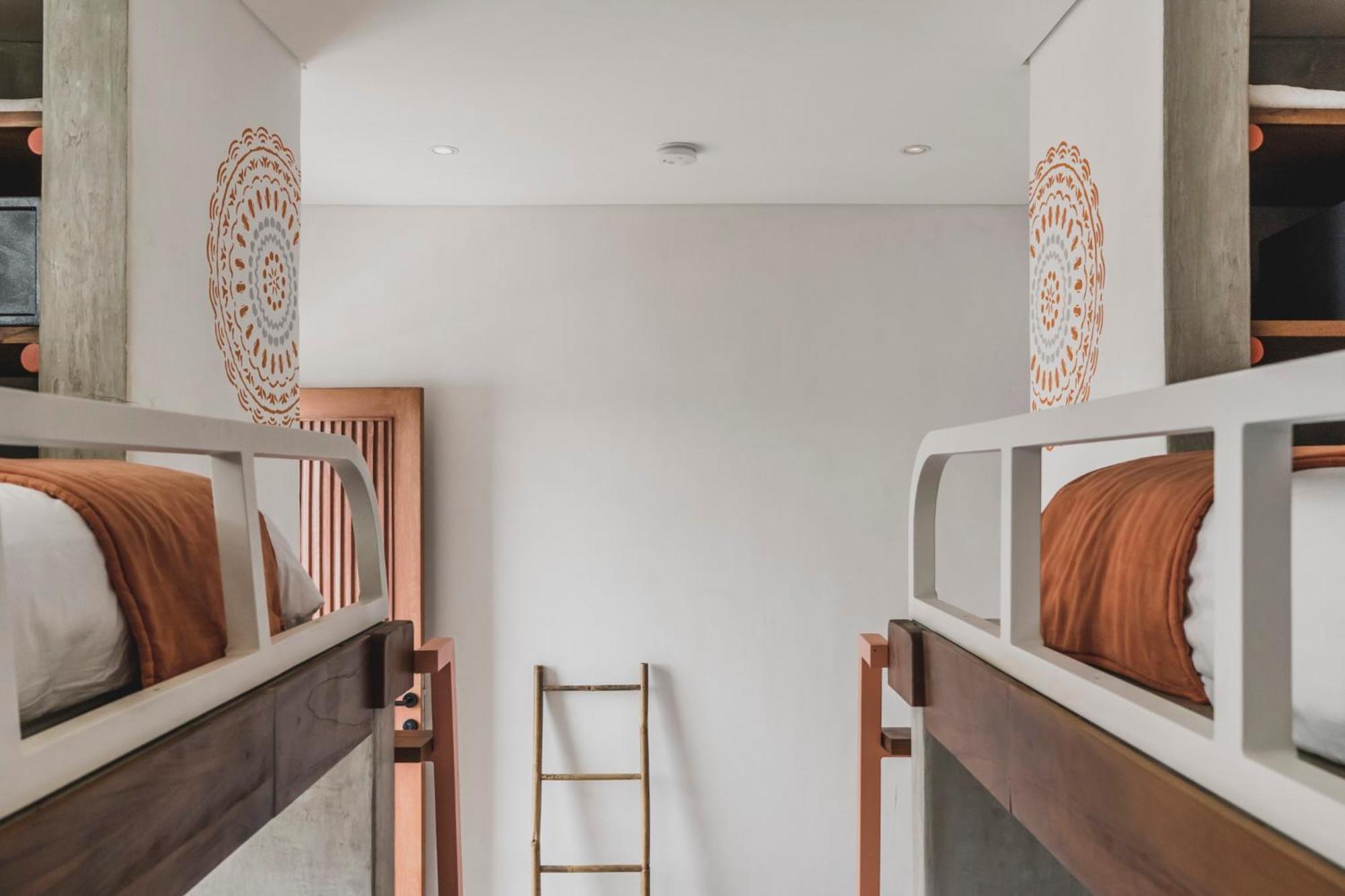 Roomates Surf Camp Canggu By Ini Vie Hospitality المظهر الخارجي الصورة